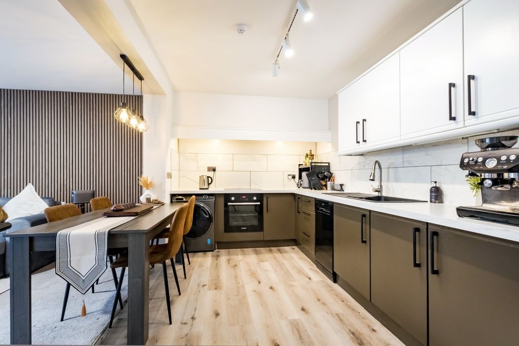 Property photo 3 of 13 Kitchen