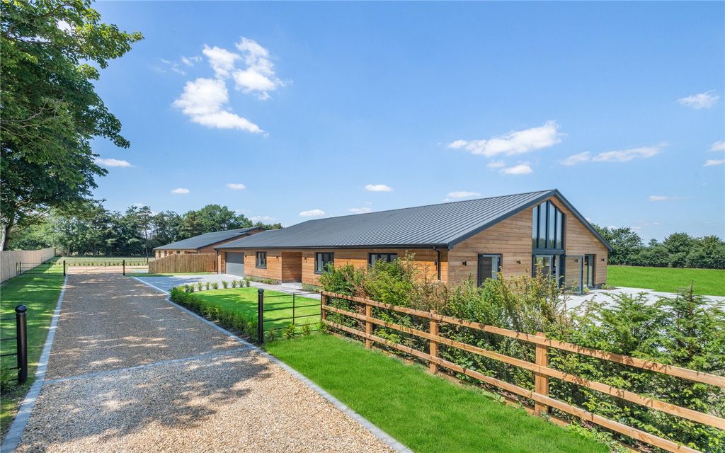 Property photo 1 of 38 Picture No. 35