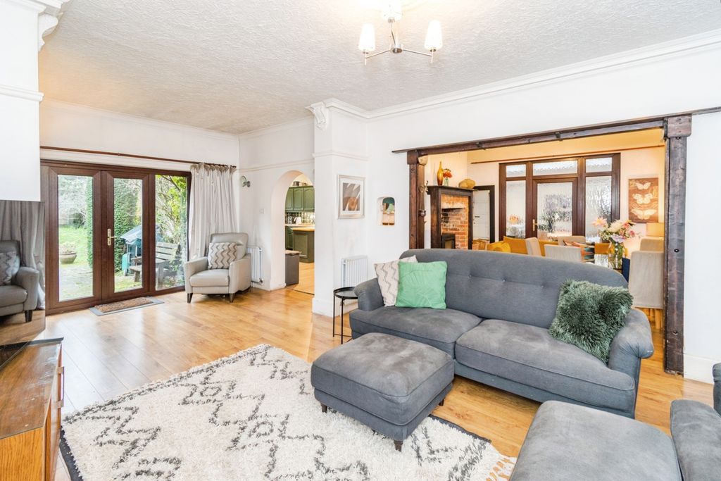 Property photo 3 of 29 Pbox-Img.Jpg