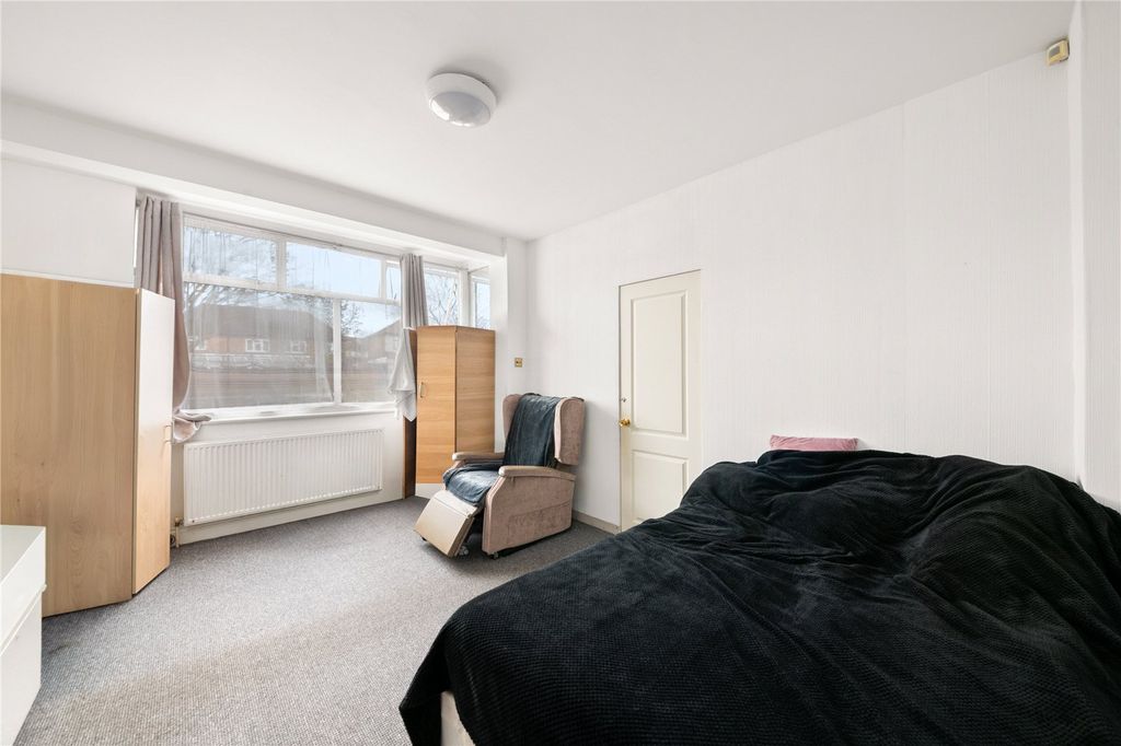 Property photo 2 of 12 Lounge