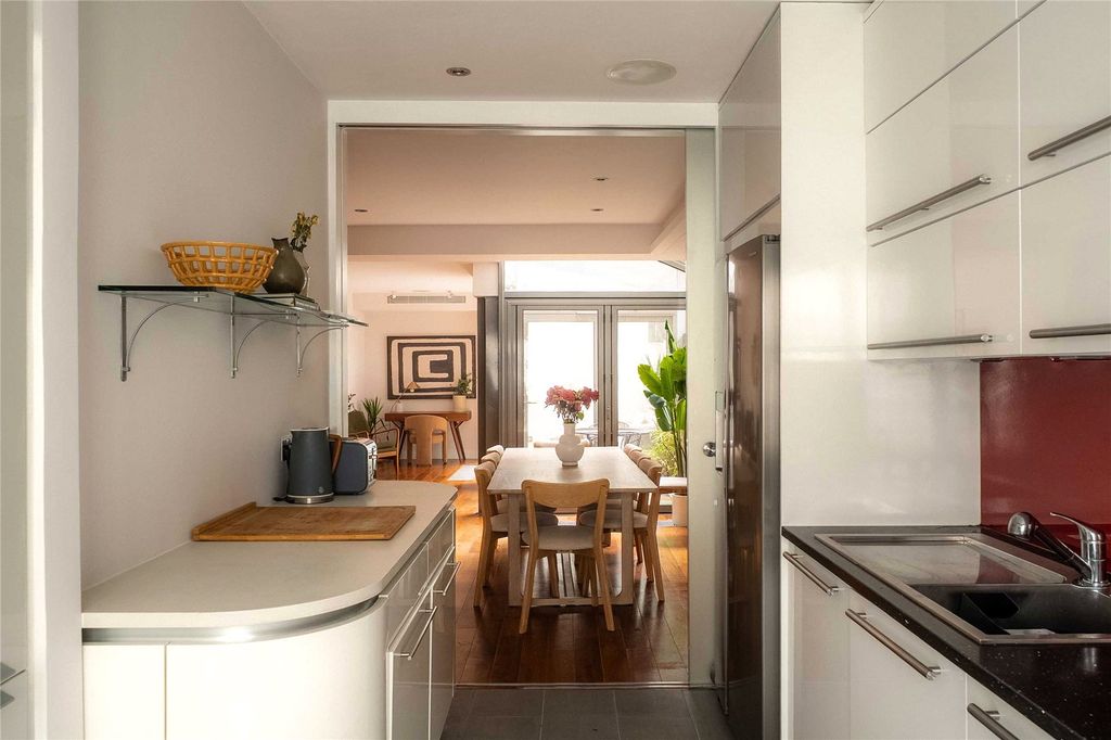 Property photo 3 of 24 Kitchen