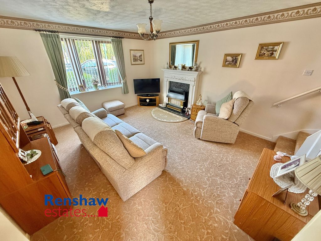Property photo 2 of 12 L (1)
