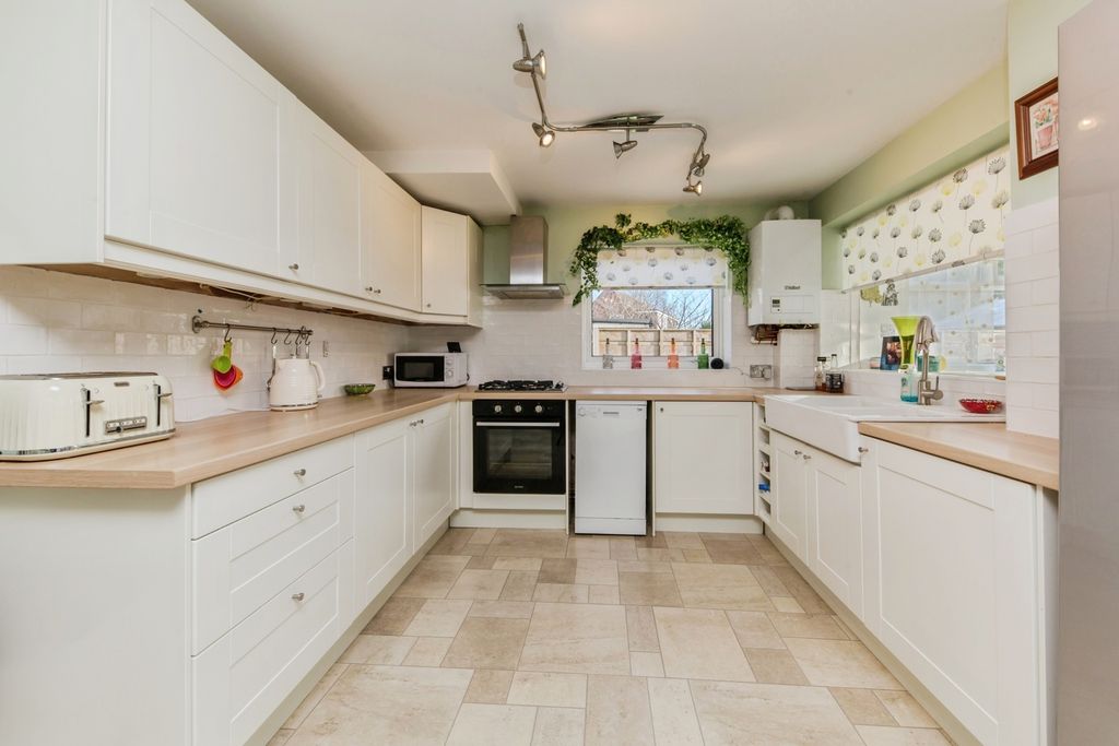 Property photo 3 of 17 Pbox-Img.Jpg