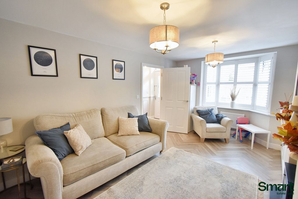 Property photo 3 of 19