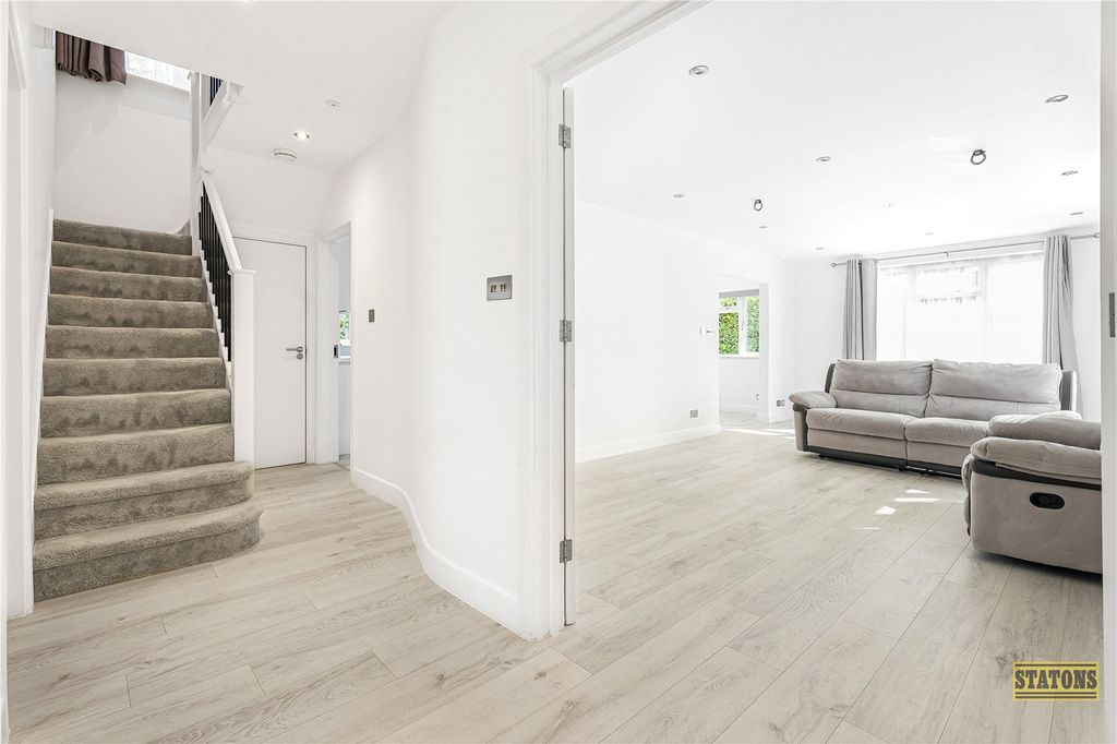 Property photo 2 of 19 Picture No. 51
