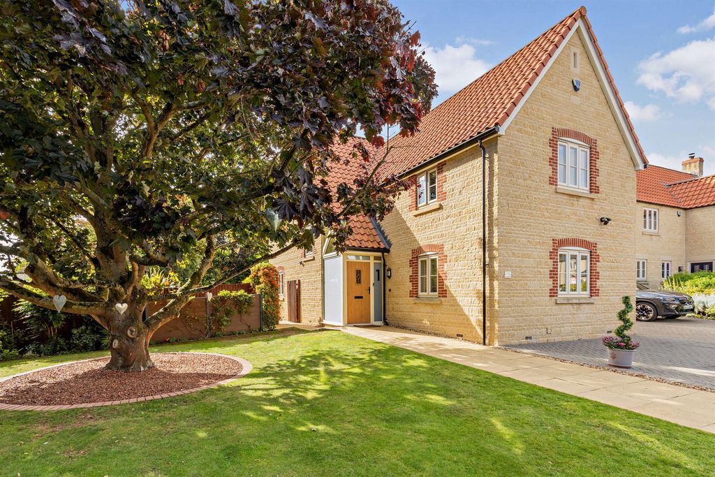 Property photo 1 of 20