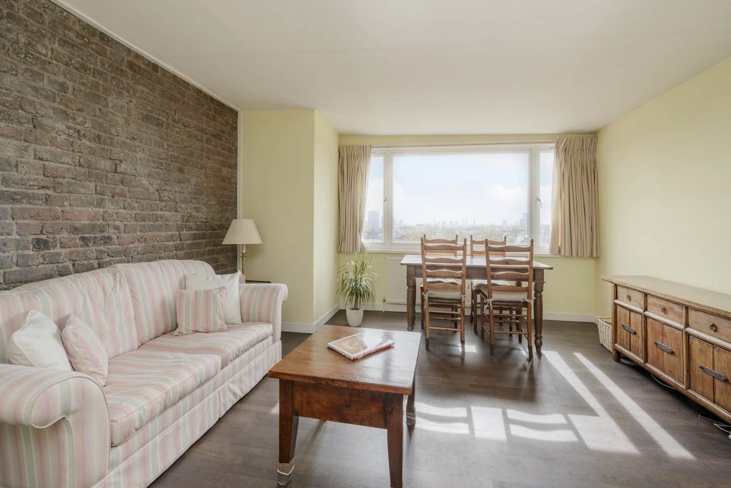 Property photo 2 of 7