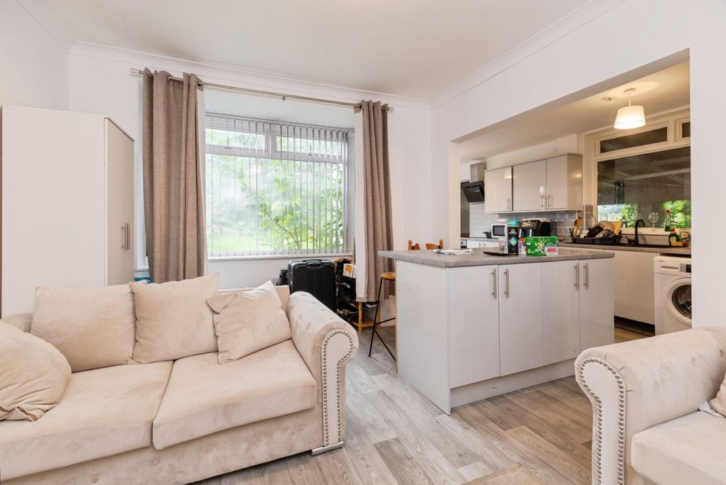 Property photo 3 of 14 Pbox-Img.Jpg