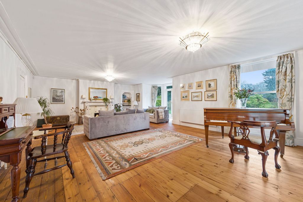 Property photo 3 of 45