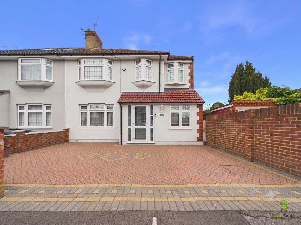 Property photo 1 of 20 Presented By Nicoleta At Ewemove Bexleyheath And D
