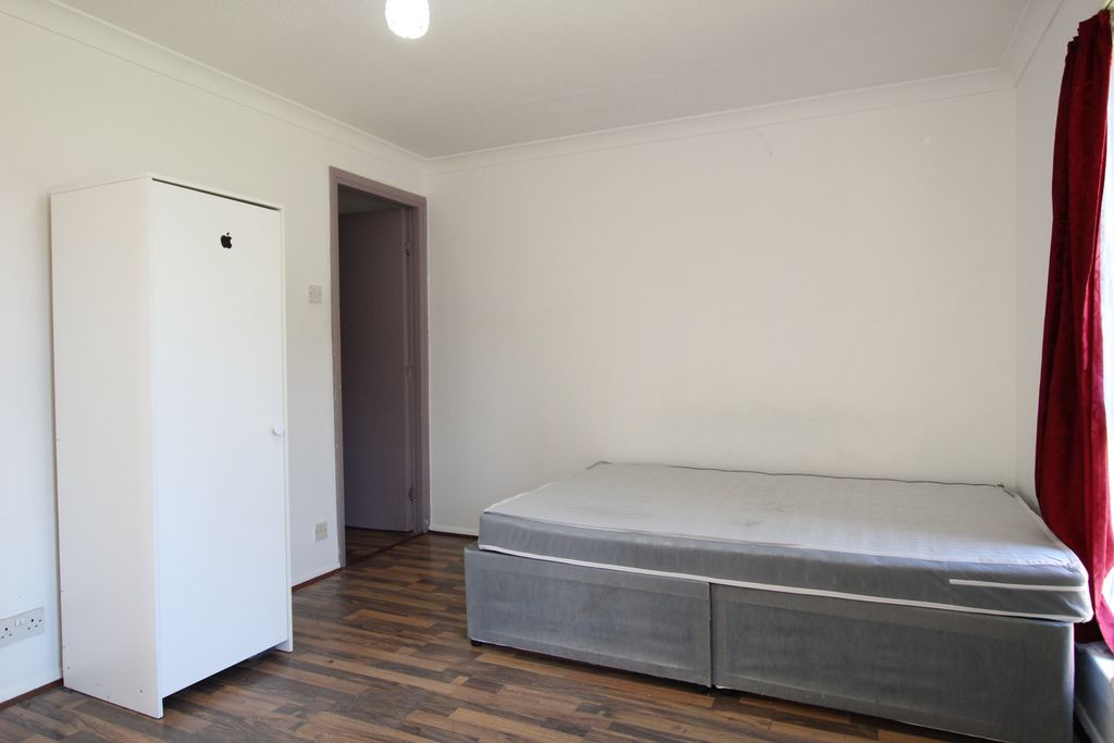 Property photo 1 of 4