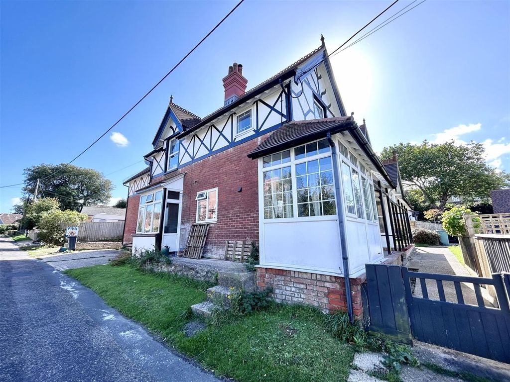 Property photo 3 of 10