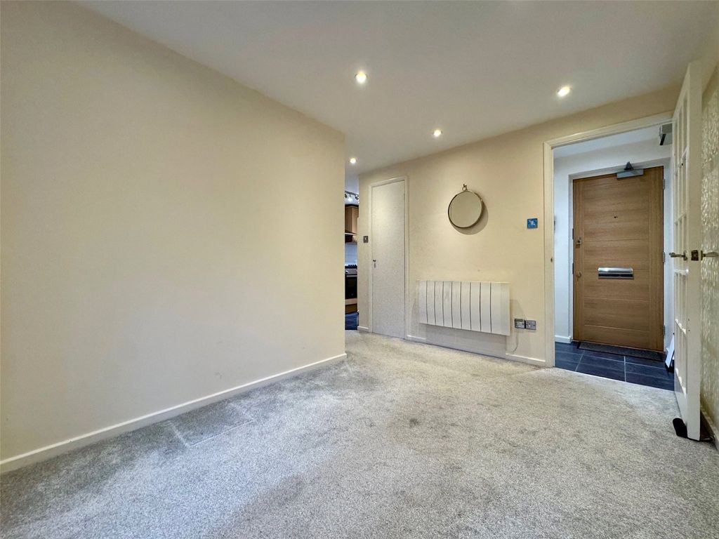 Property photo 2 of 7 Lounge