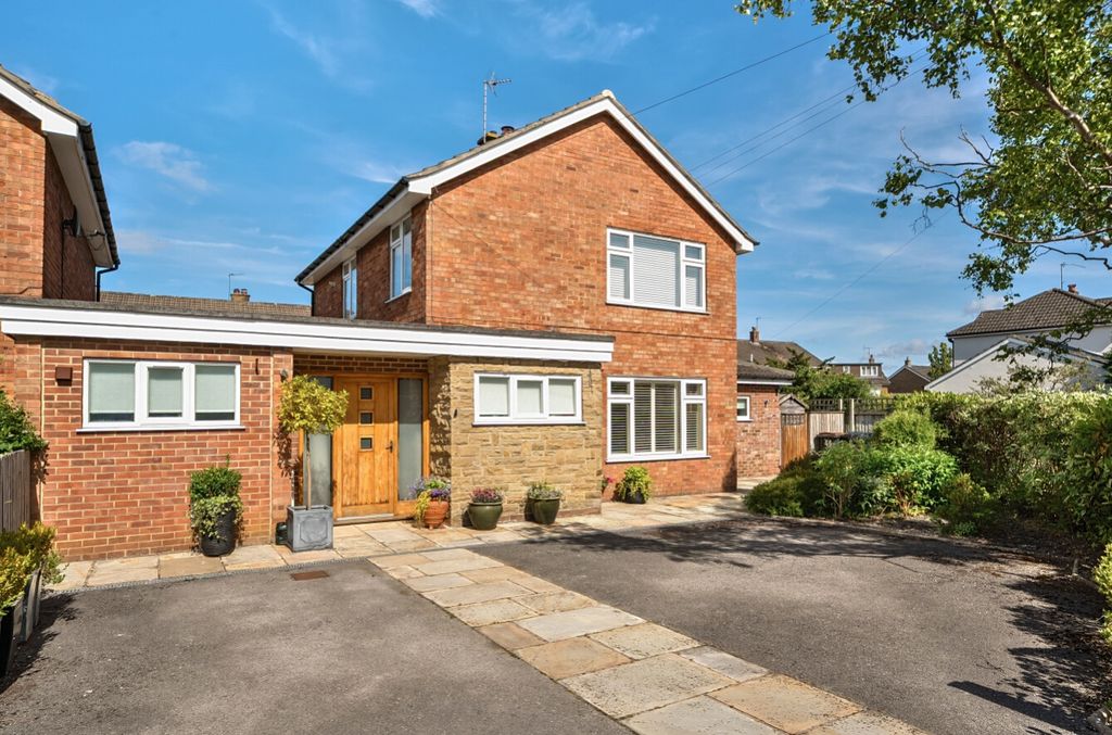 Property photo 1 of 26 Ewemove Harrogate House Front