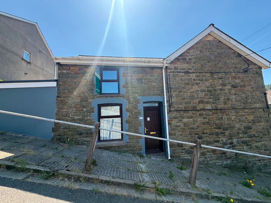 Property photo 2 of 32
