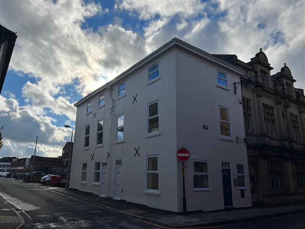 Property photo 1 of 10 Front