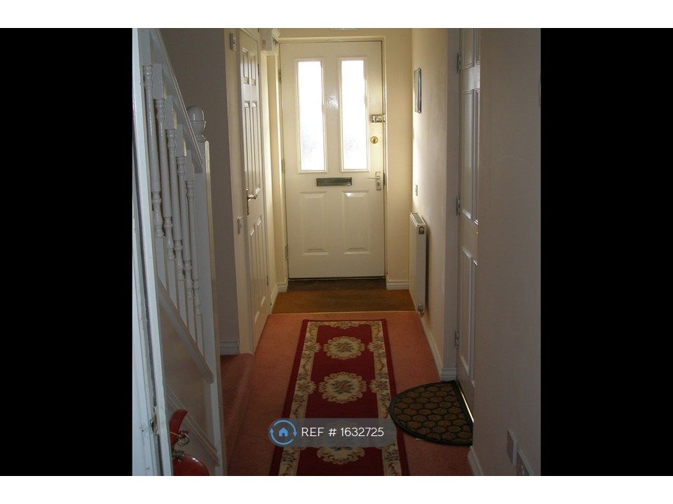 Property photo 2 of 10 Entrance Hall