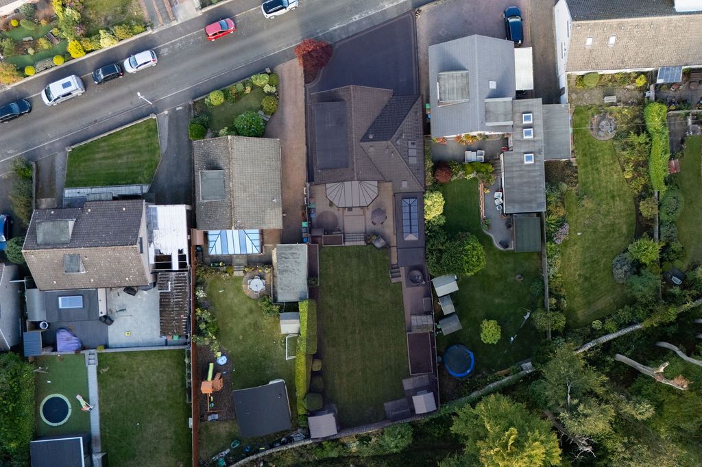 Property photo 3 of 44