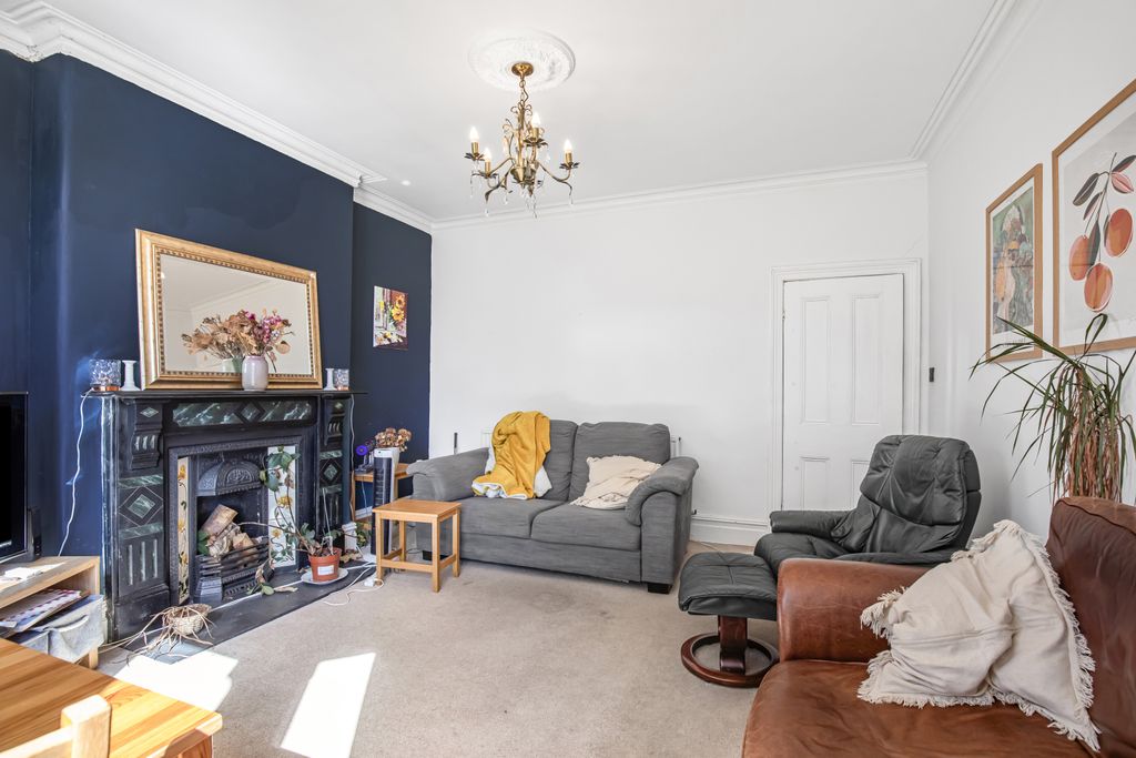 Property photo 3 of 19