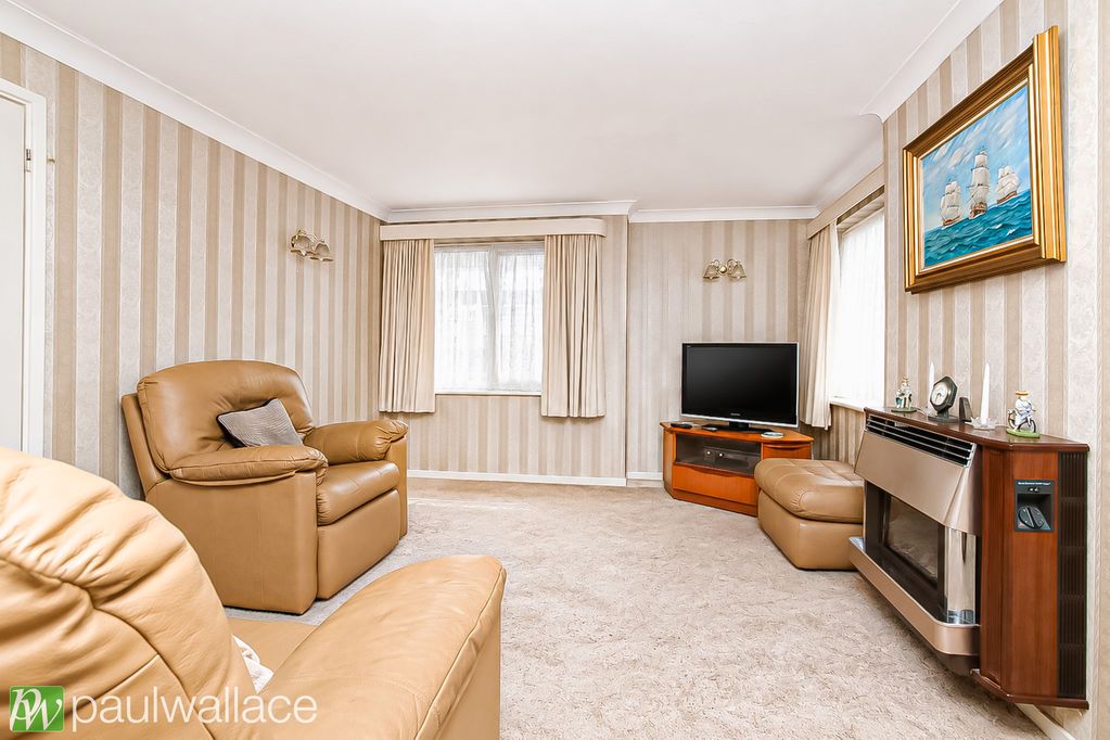 Property photo 2 of 15 Lounge