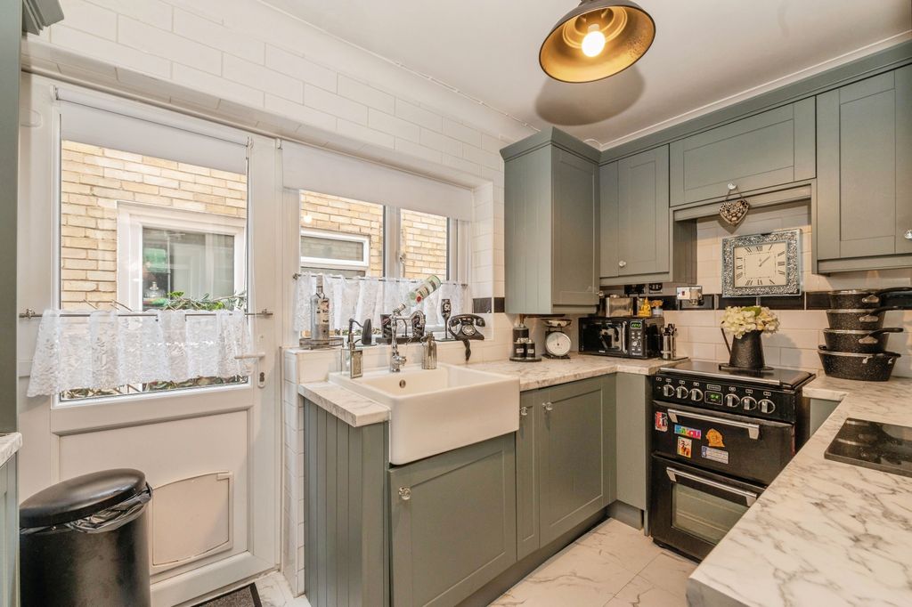 Property photo 2 of 13 Kitchen