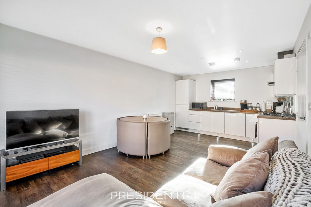 Property photo 3 of 25