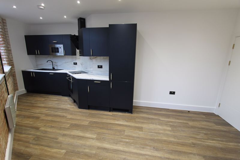 Property photo 1 of 8 Photo 9