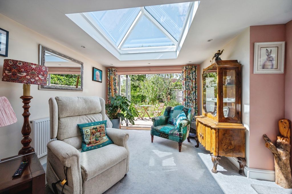 Property photo 3 of 18 Pbox-Img.Jpg