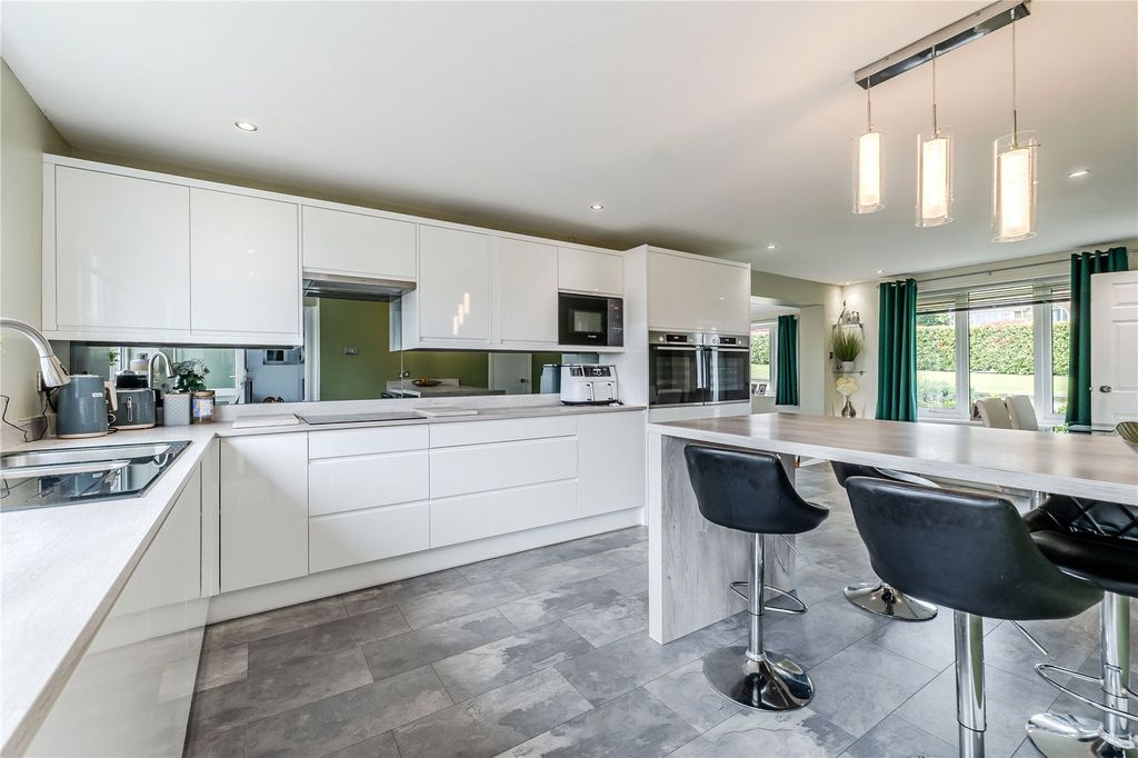 Property photo 2 of 21 Picture No. 25