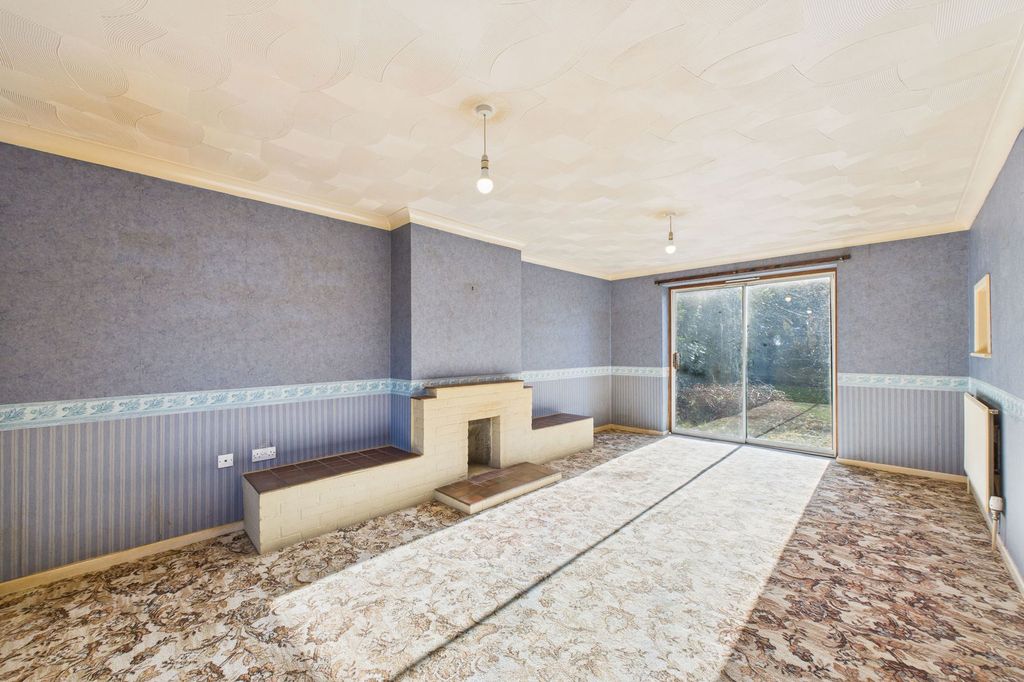 Property photo 2 of 21