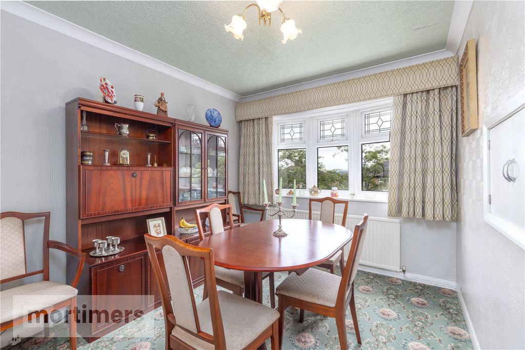 Property photo 2 of 21 Dining Room