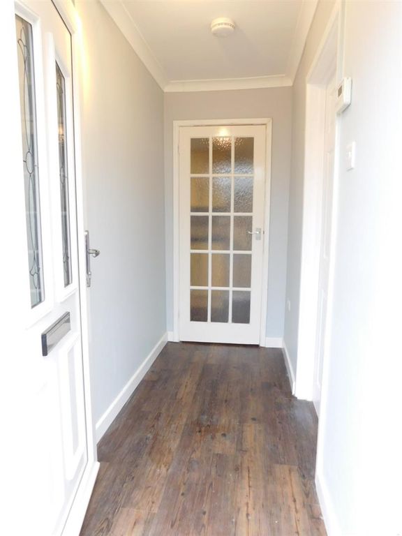 Property photo 2 of 14 Hallway