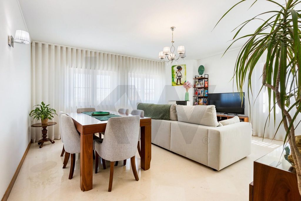 Property photo 1 of 26 Fantastic 3-Bedroom With Garage - Prior Velho - Lisbon
