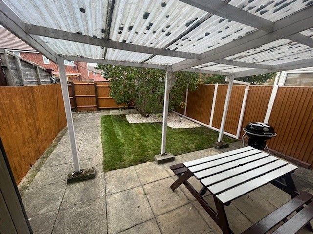 Property photo 2 of 8 Garden