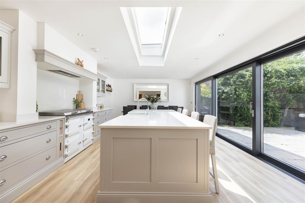 Property photo 3 of 28 825A2872-Hdr.Jpg