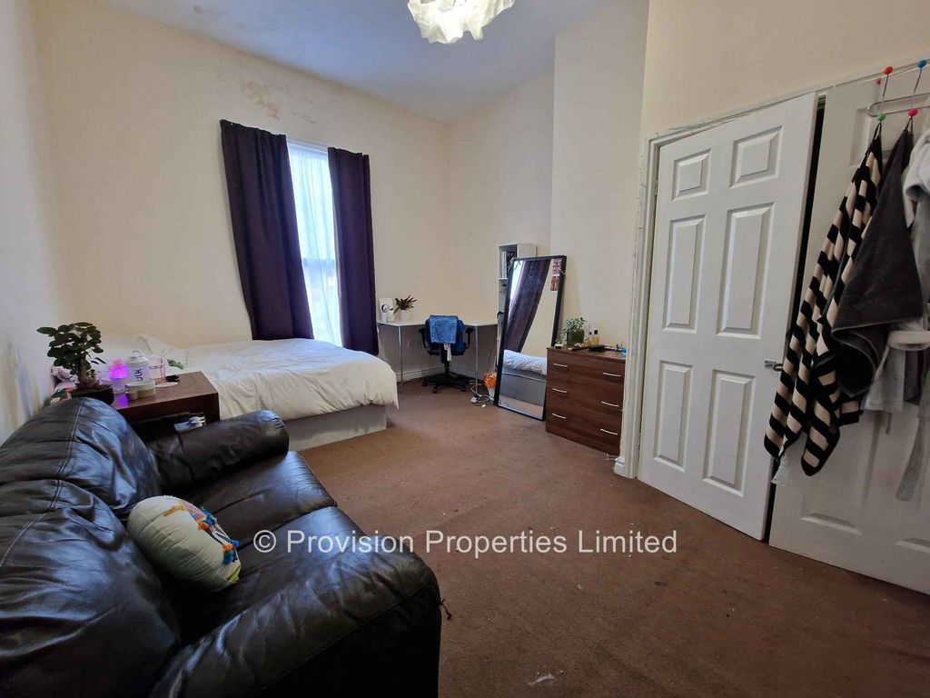 Property photo 3 of 18 Photo