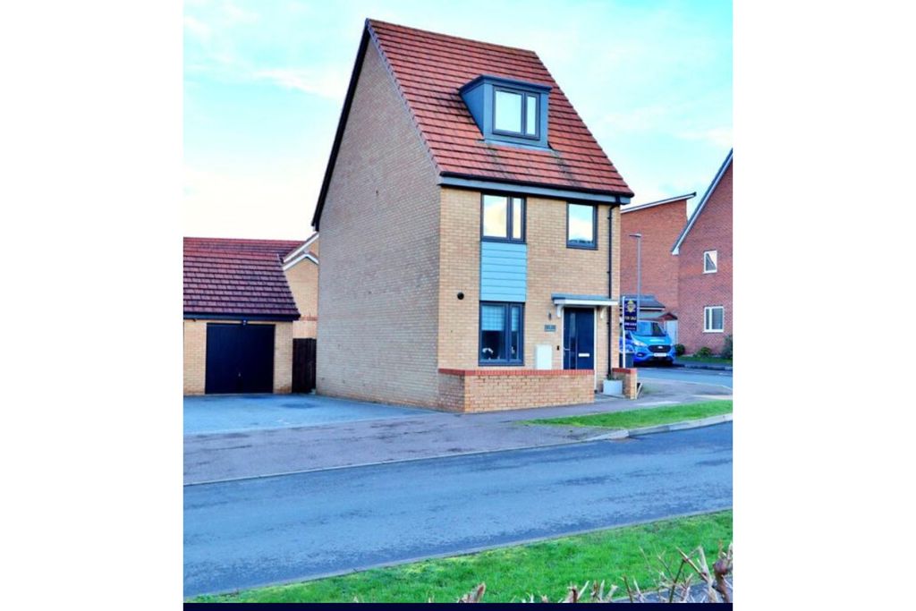 Property photo 2 of 21