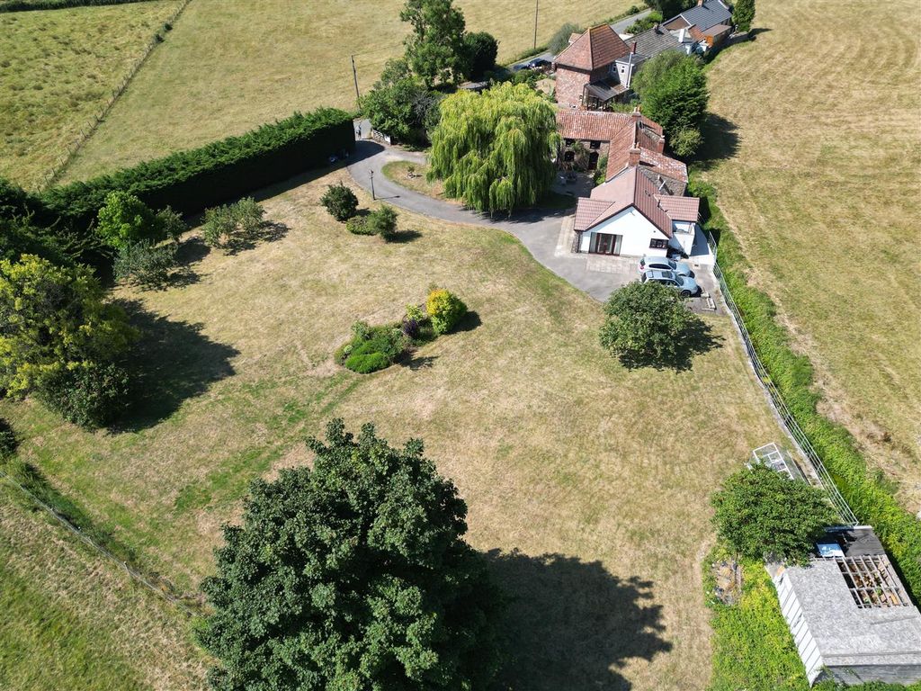 Property photo 3 of 31