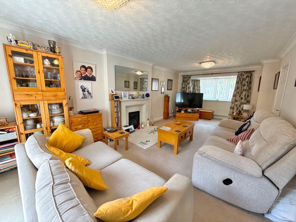 Property photo 2 of 17