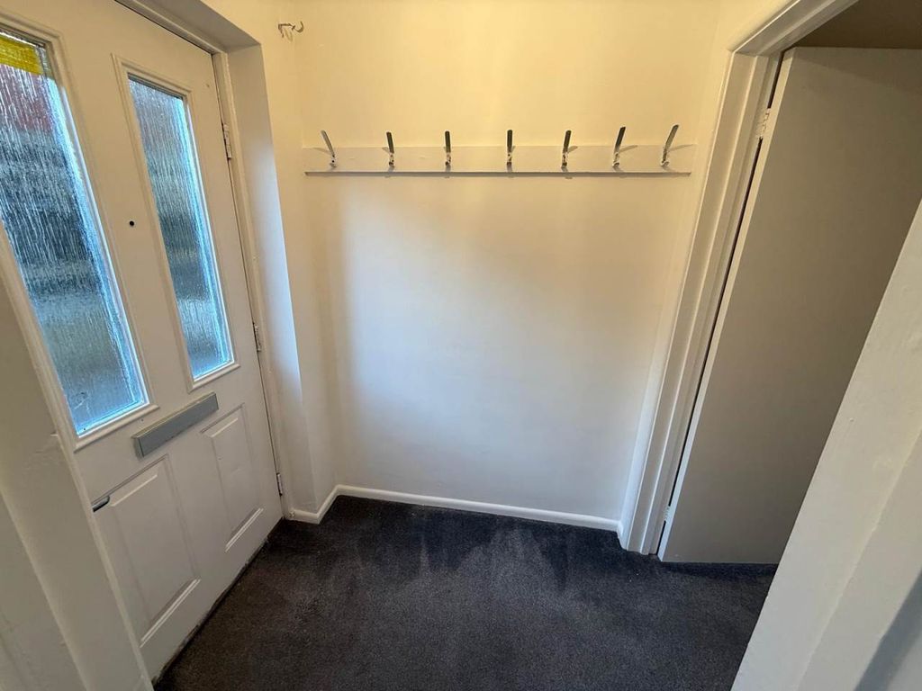 Property photo 2 of 14 Entrance