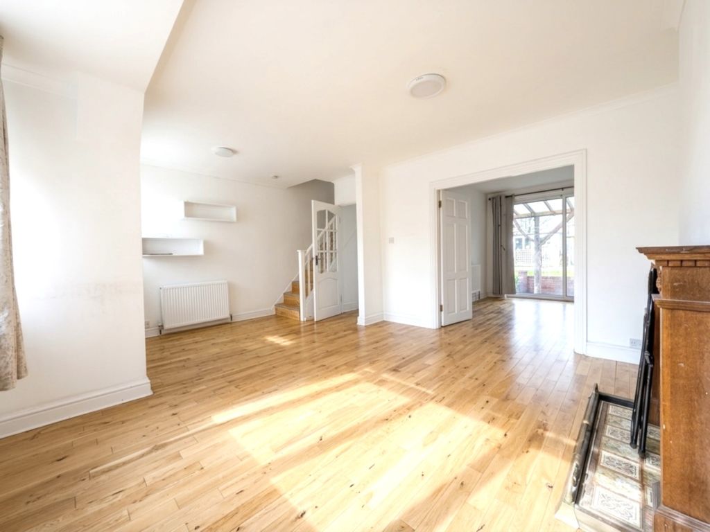 Property photo 2 of 13 Balcony