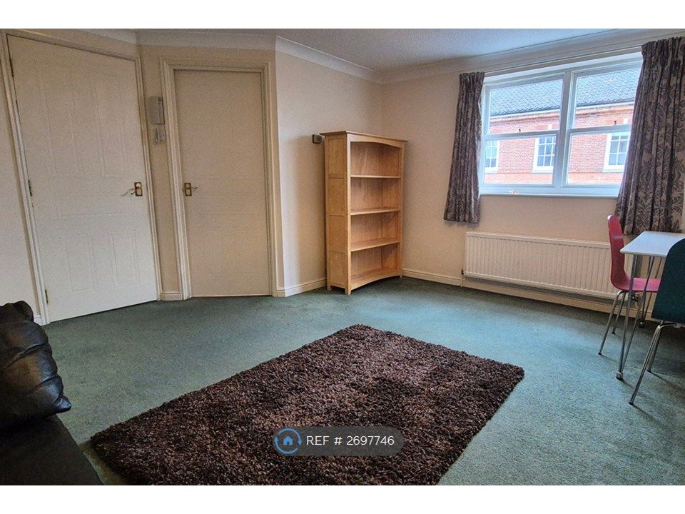 Property photo 2 of 7 Living Room