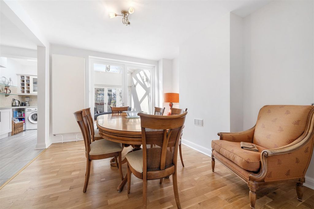 Property photo 2 of 16 Oak Grove Road-11.Jpg