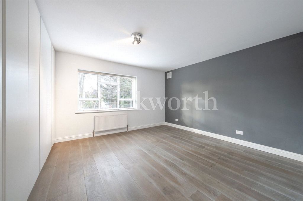 Property photo 3 of 13 Picture No. 02