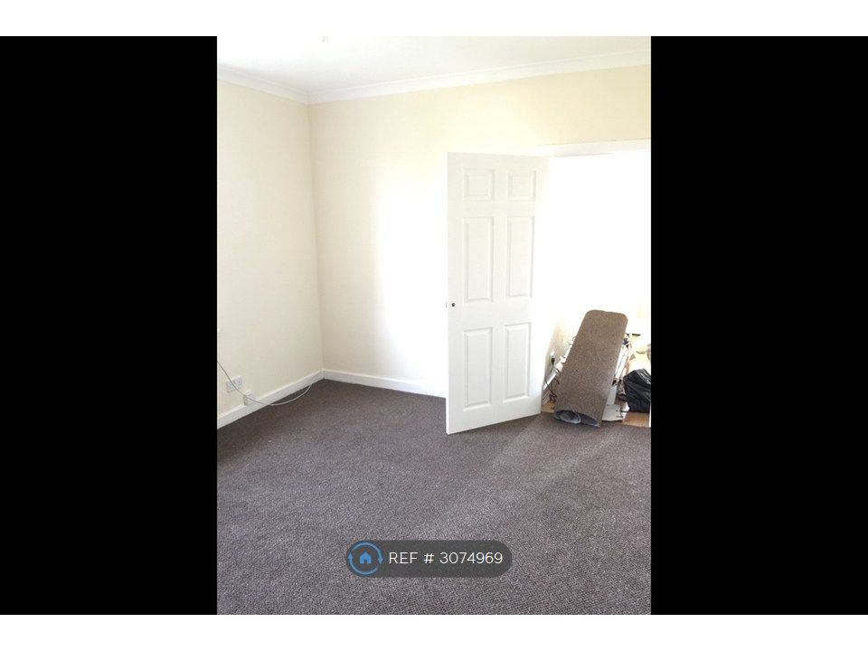 Property photo 2 of 5 Bedroom