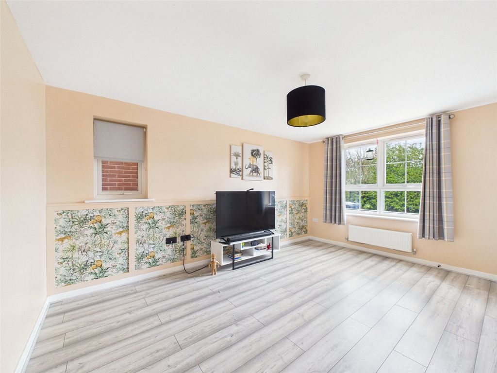 Property photo 2 of 13 Picture No. 12