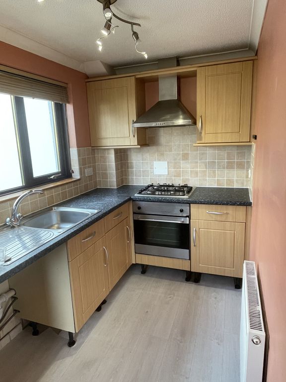 Property photo 2 of 13 Kitchen (1)