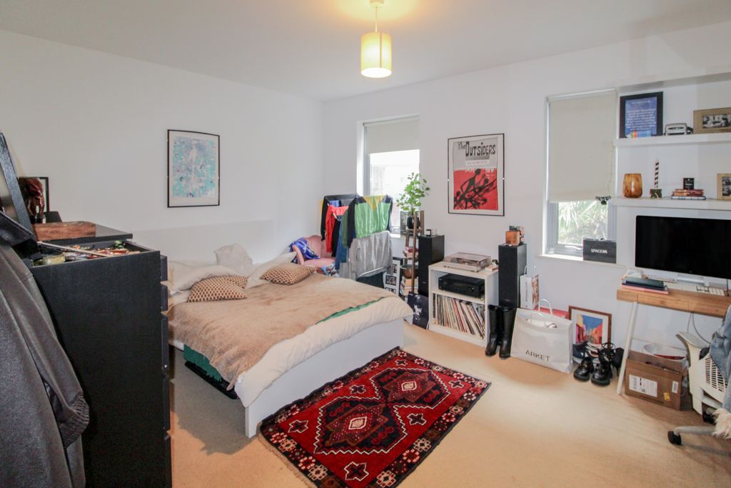 Property photo 3 of 5