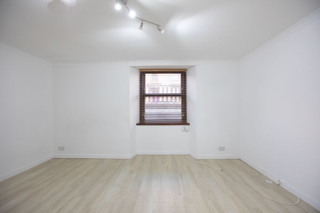 Property photo 2 of 29