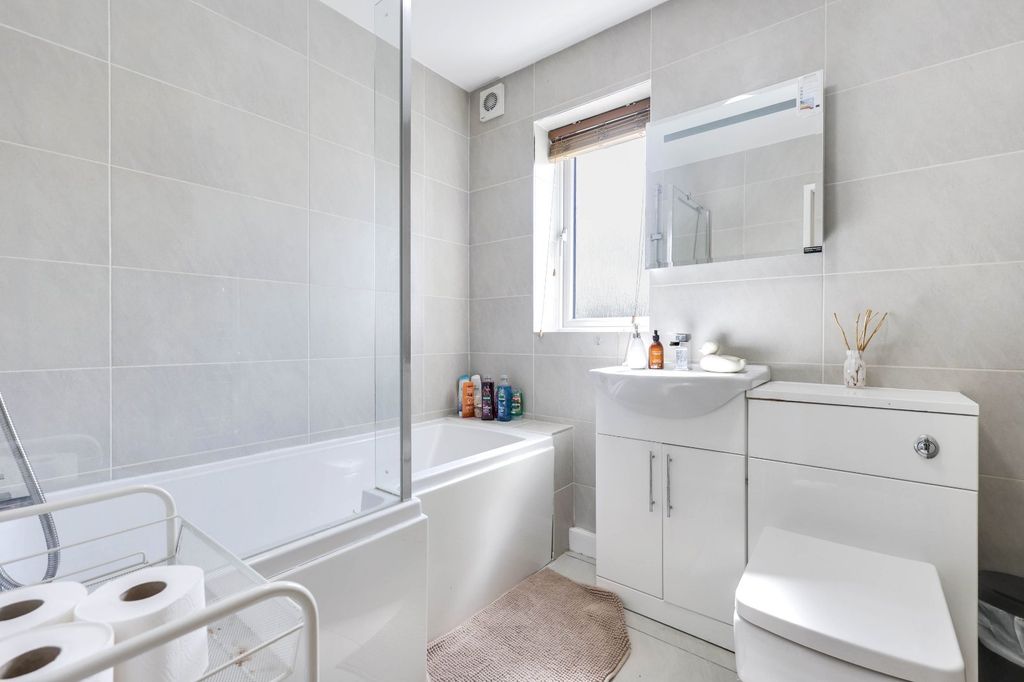 Additional image 30 of 8 bed flat for sale1&1A 3&3A Haigh Wood Road, Leeds, West Yorkshire LS16